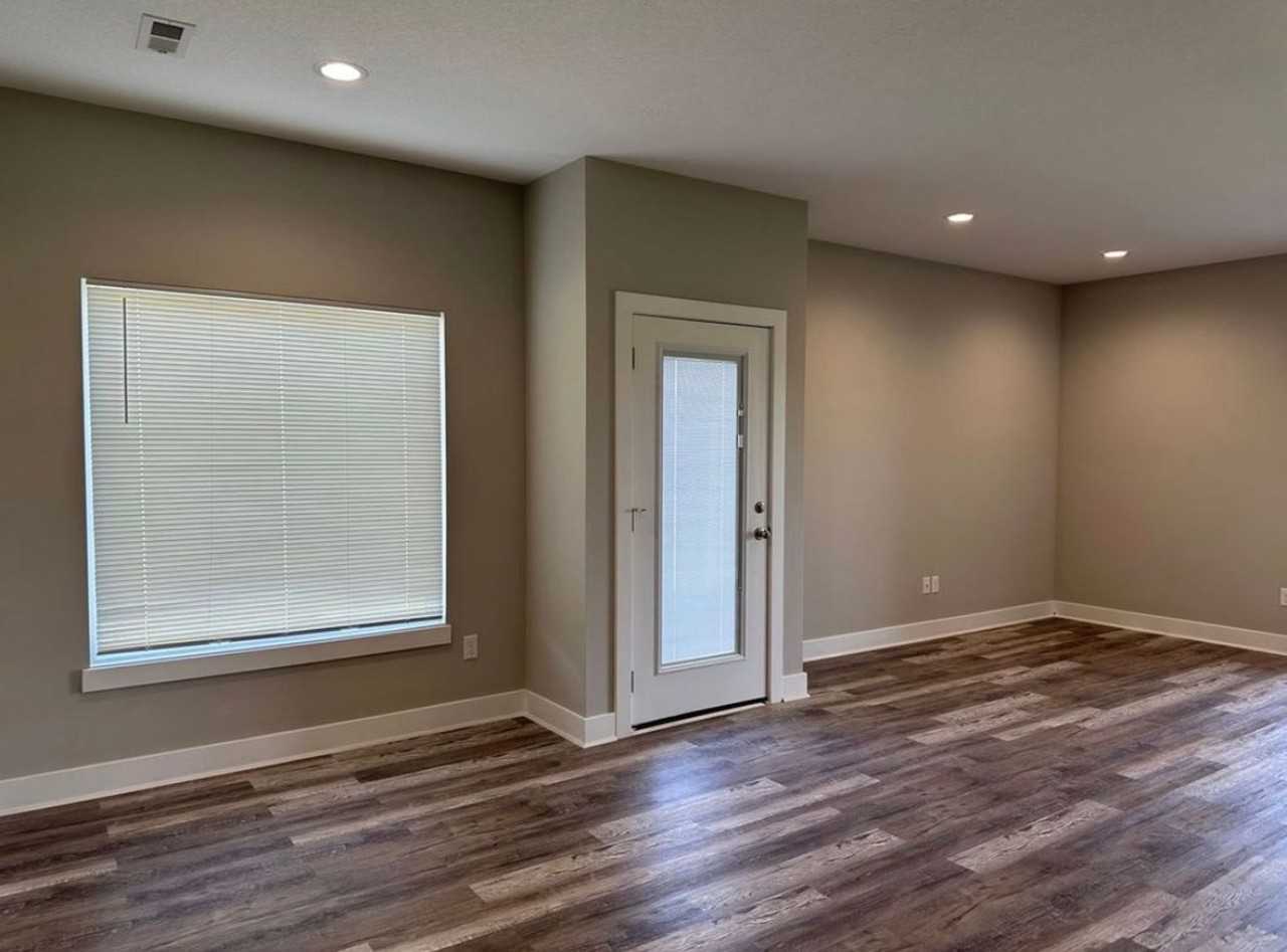 12138 W 33rd St N - Photo 4 of 15
