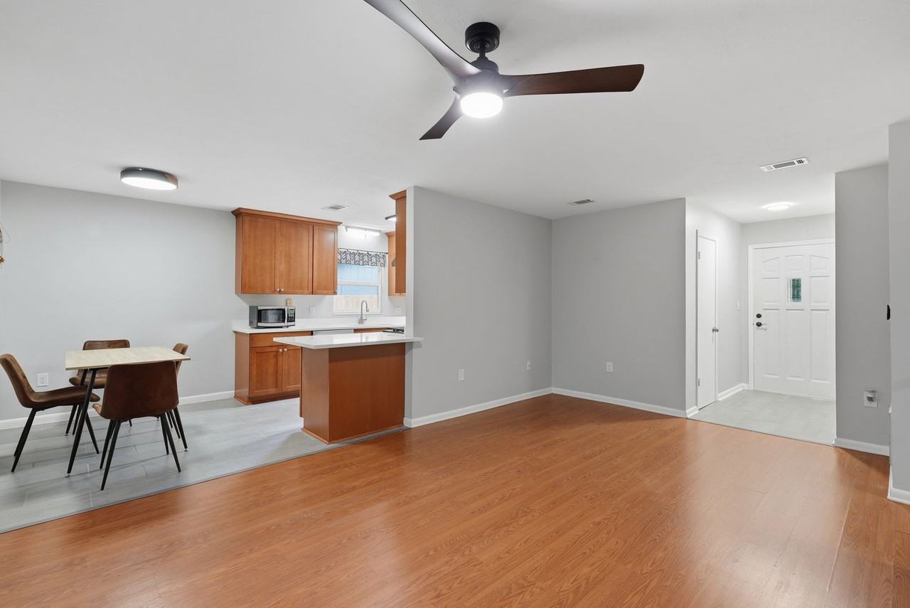 3309 Nw 18th St - Photo 2 of 30