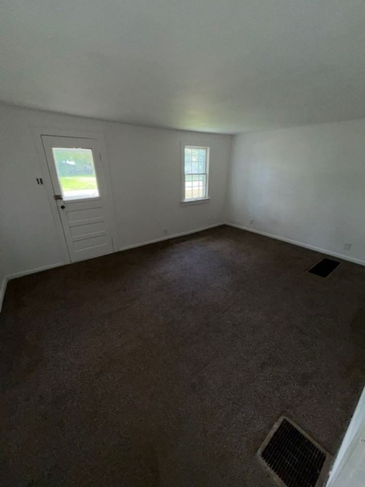 1655 Eastwood Ave - Photo 2 of 9