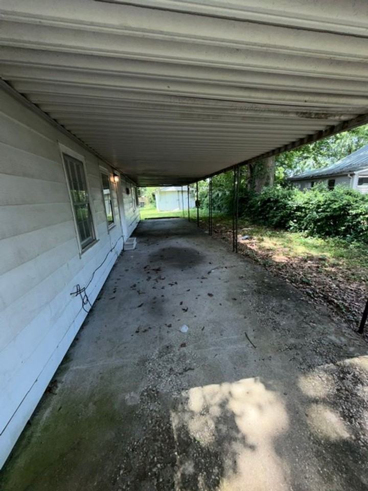 1655 Eastwood Ave - Photo 5 of 9