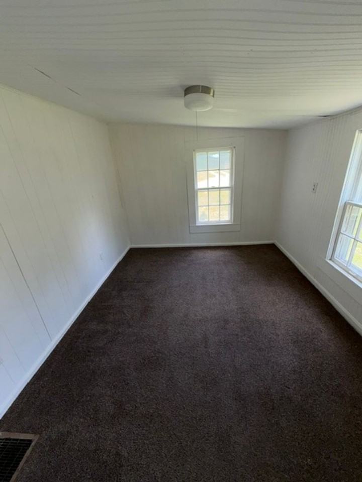 1655 Eastwood Ave - Photo 6 of 9