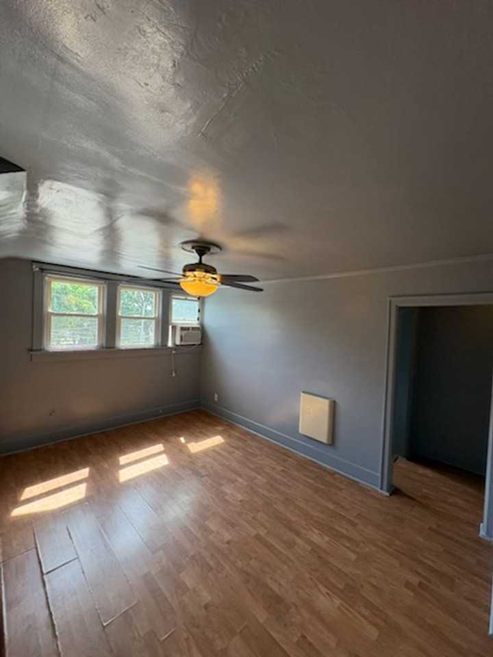 1833 N Wisconsin - Photo 4 of 15