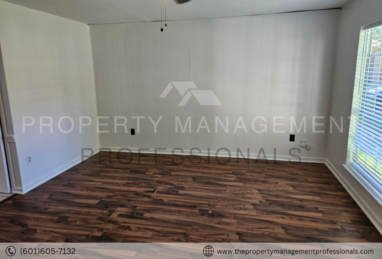 1732 Brookhollow Cir - Photo 4 of 26