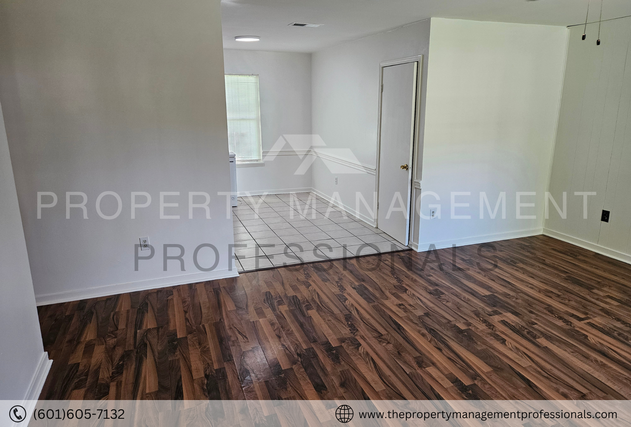 1732 Brookhollow Cir - Photo 5 of 26