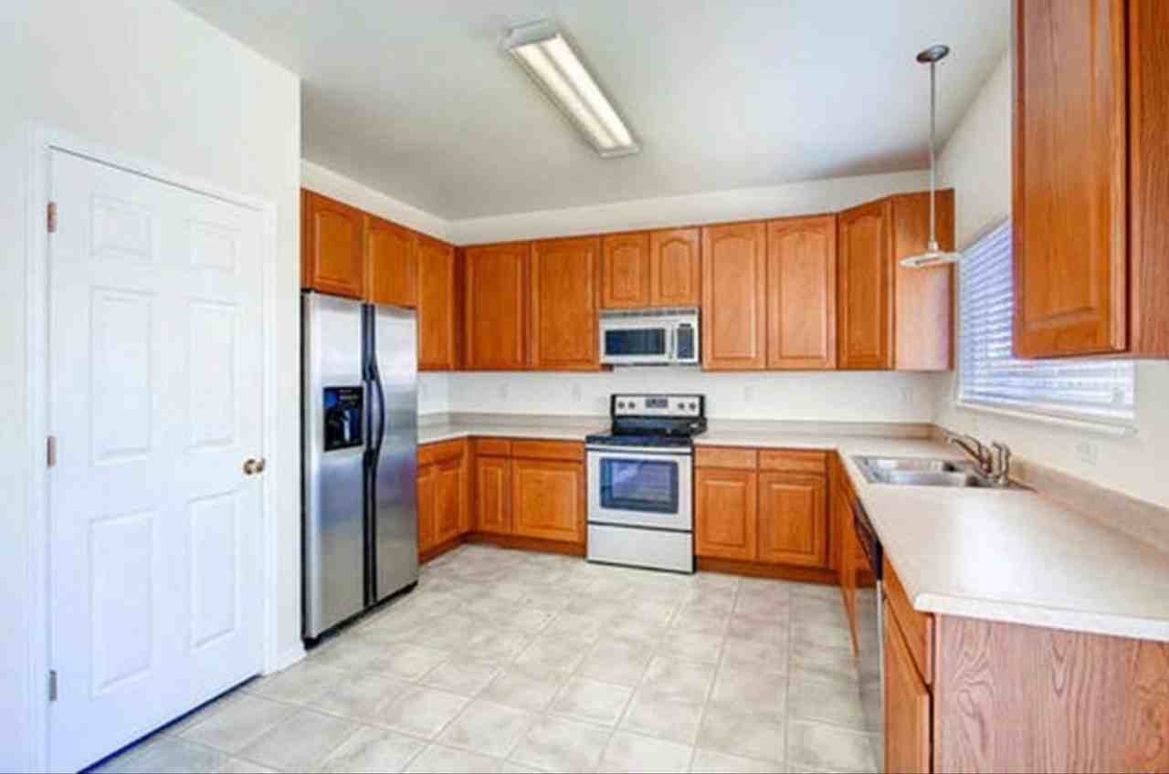 7559 Coffee Rd - Photo 2 of 14