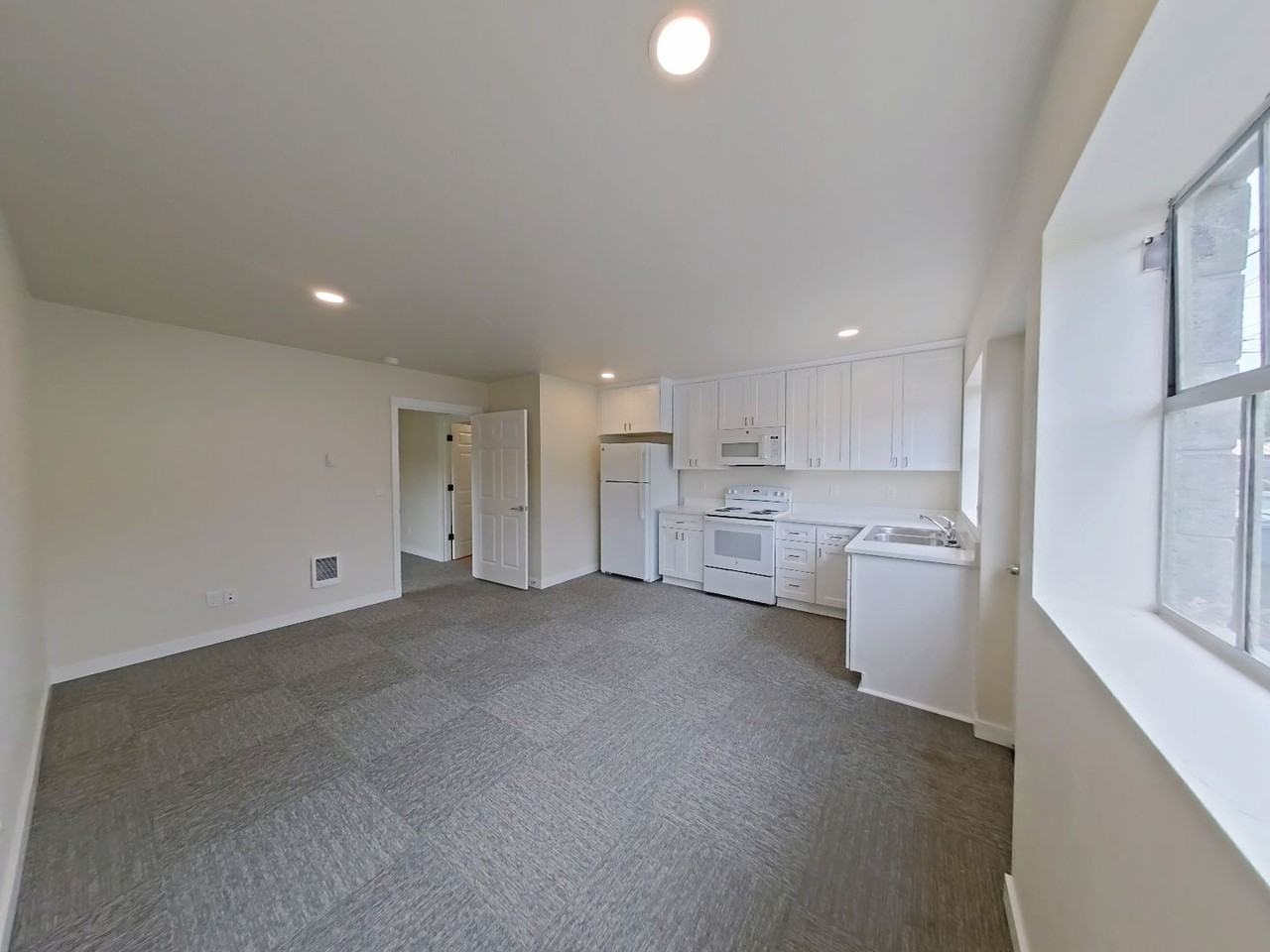 1445 Railroad Blvd Spc 34 - Photo 2 of 9