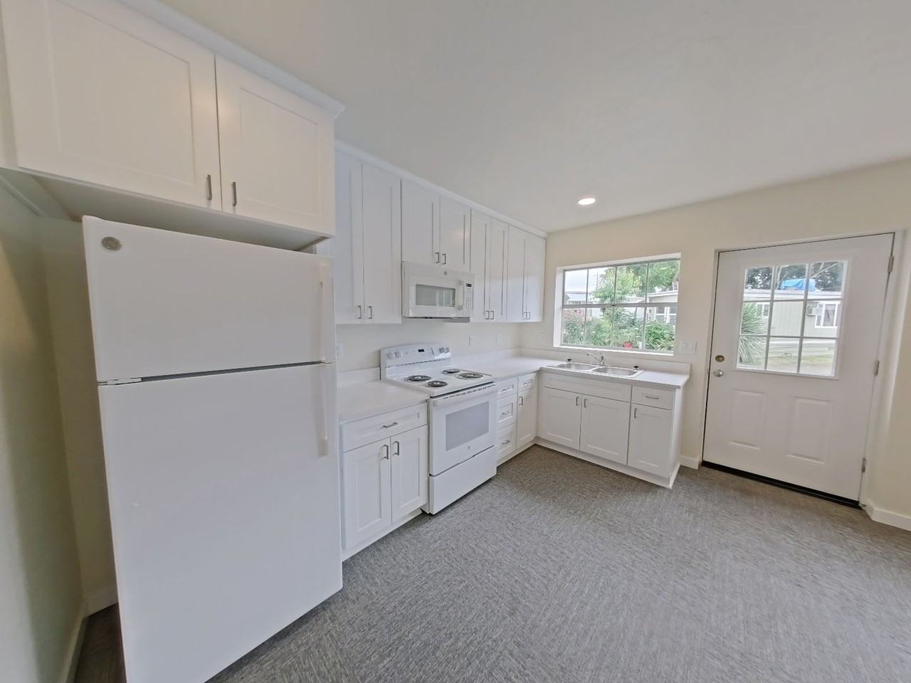 1445 Railroad Blvd Spc 34 - Photo 5 of 9