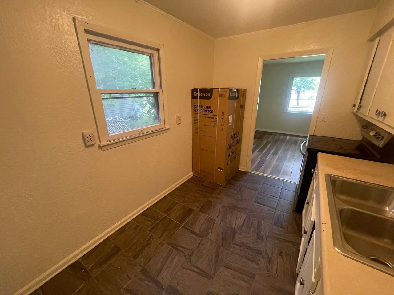 6110 N 39th St - Photo 2 of 9
