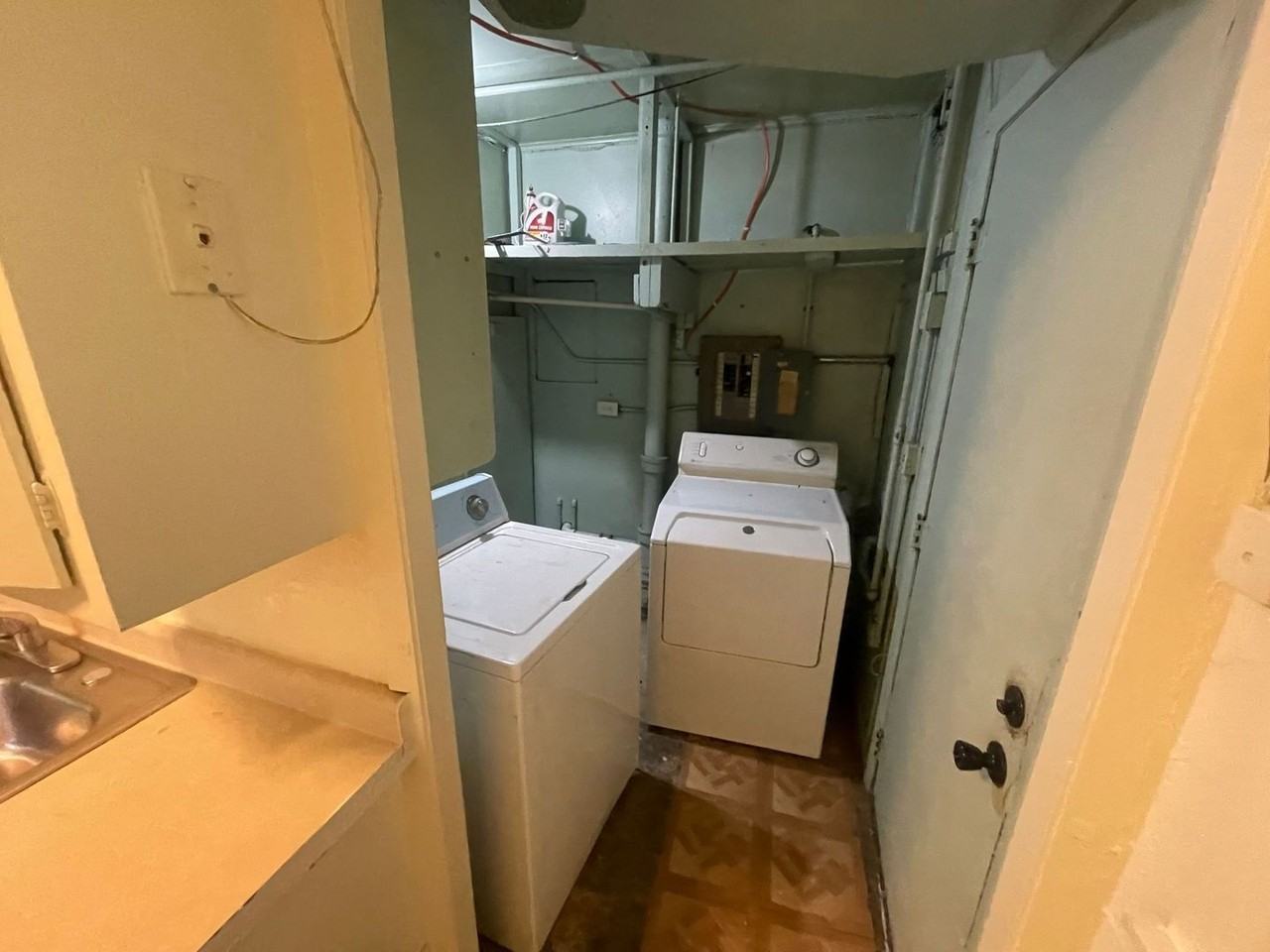 6110 N 39th St - Photo 5 of 9
