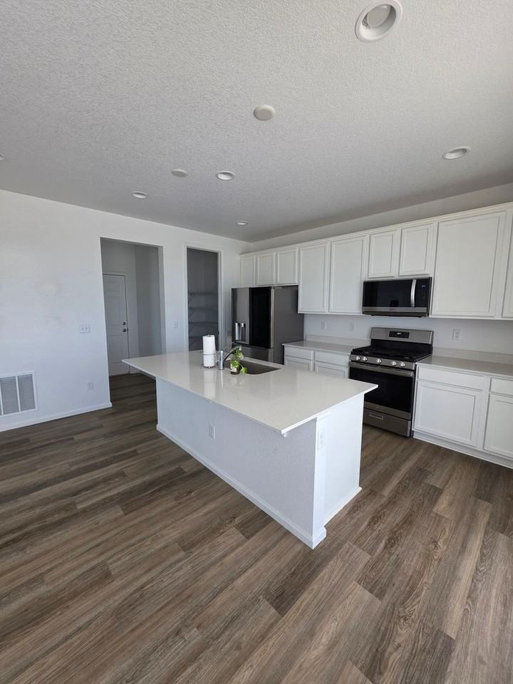 1808 Manassa St - Photo 4 of 13