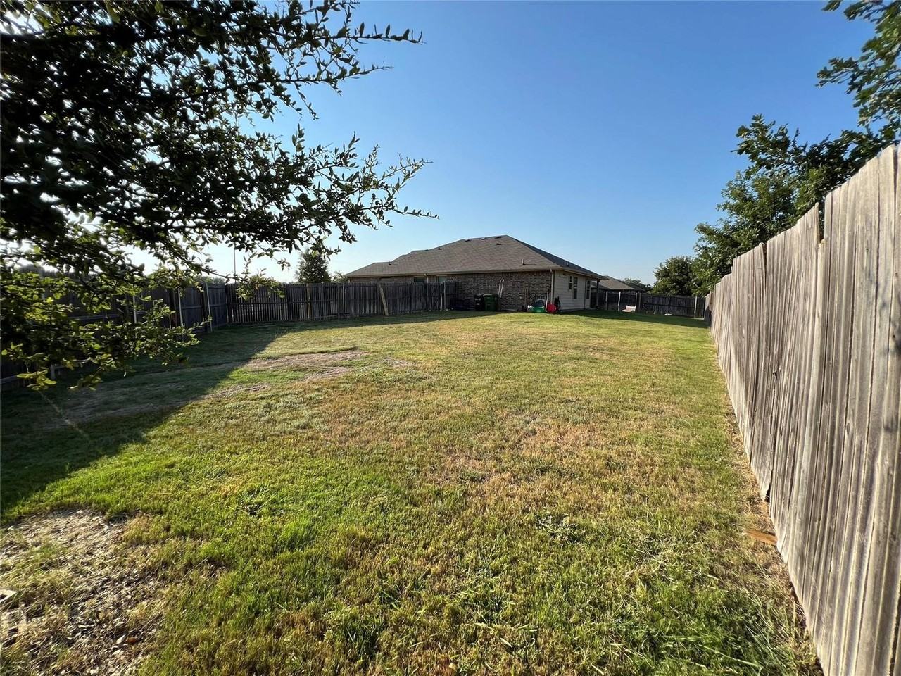 151 Creekview Dr - Photo 3 of 10