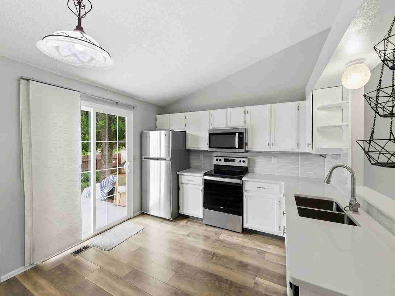 3106 Sharps St - Photo 5 of 19