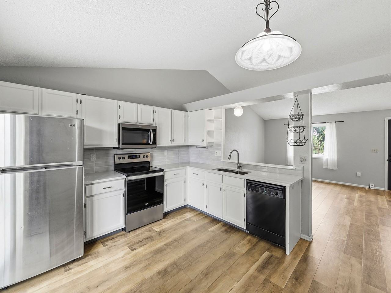 3106 Sharps St - Photo 6 of 19