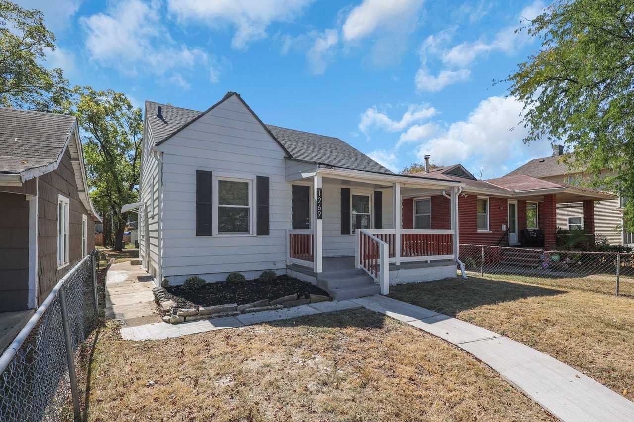 1269 Minnesota Ave - Photo 2 of 30
