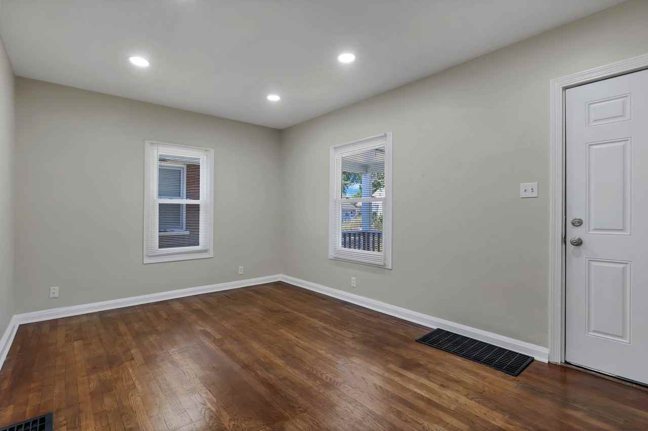1269 Minnesota Ave - Photo 5 of 30