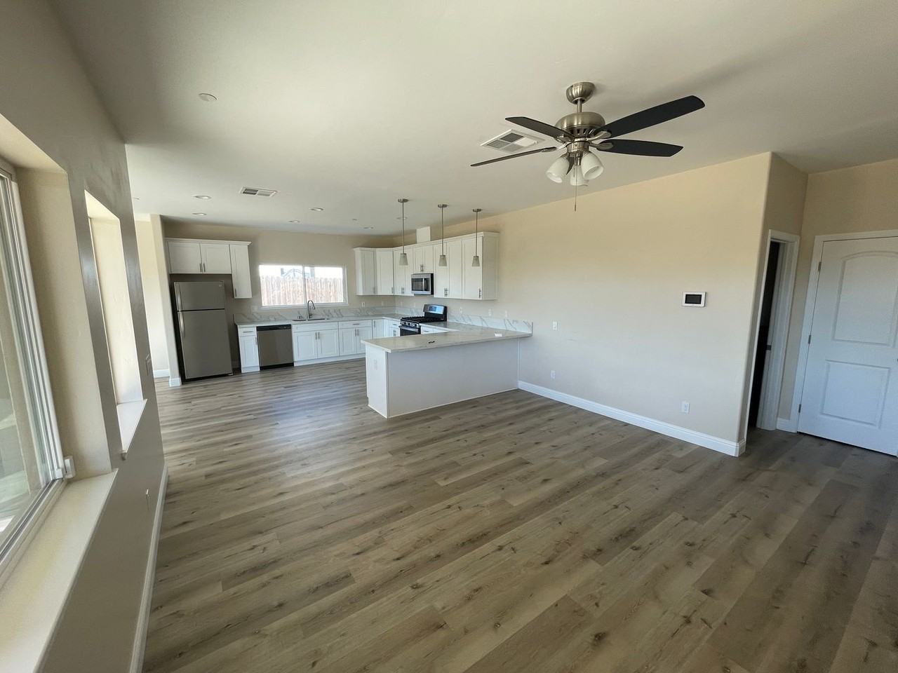 620 Circlewood Dr - Photo 4 of 21