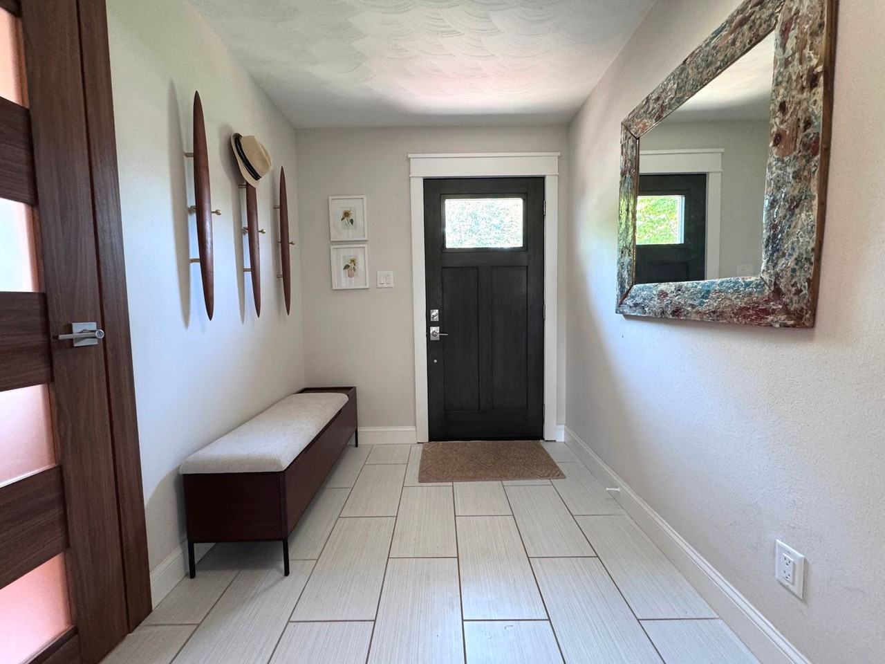 928 General Stuart Dr - Photo 2 of 45