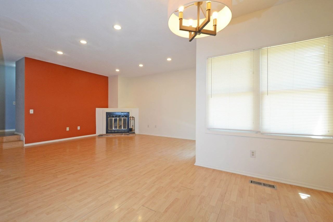 11021 Oregon Ave S - Photo 2 of 19