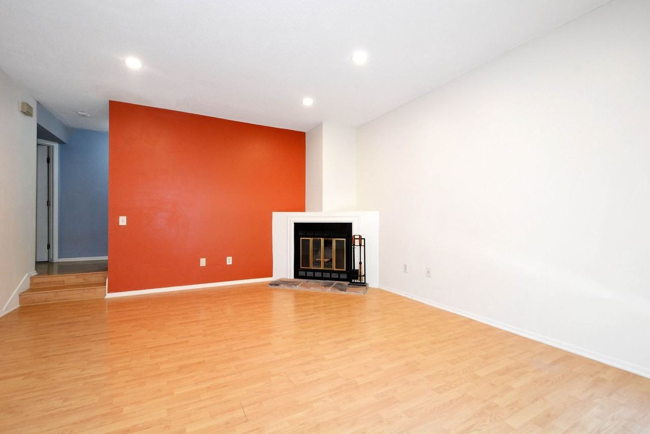 11021 Oregon Ave S - Photo 3 of 19