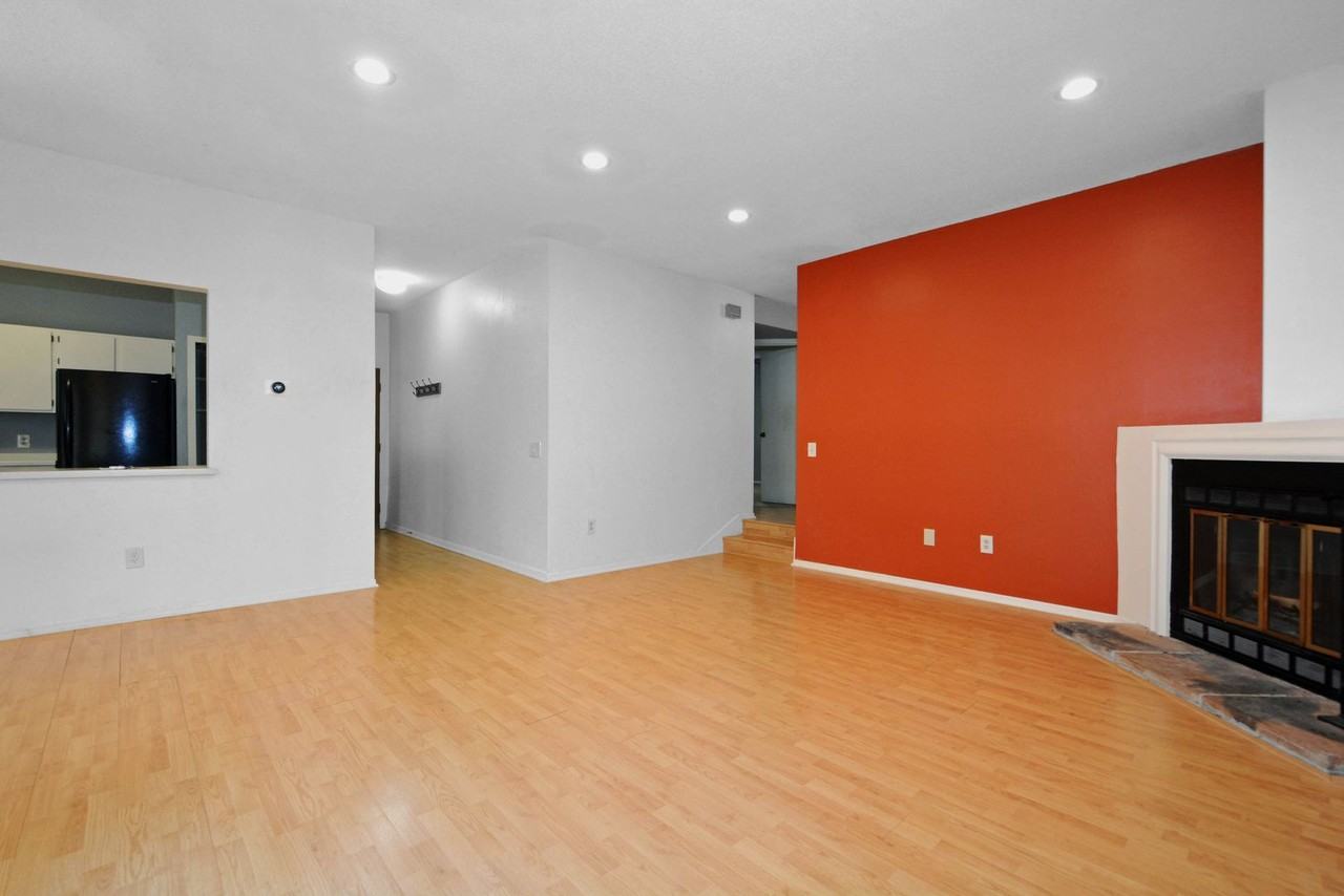 11021 Oregon Ave S - Photo 4 of 19