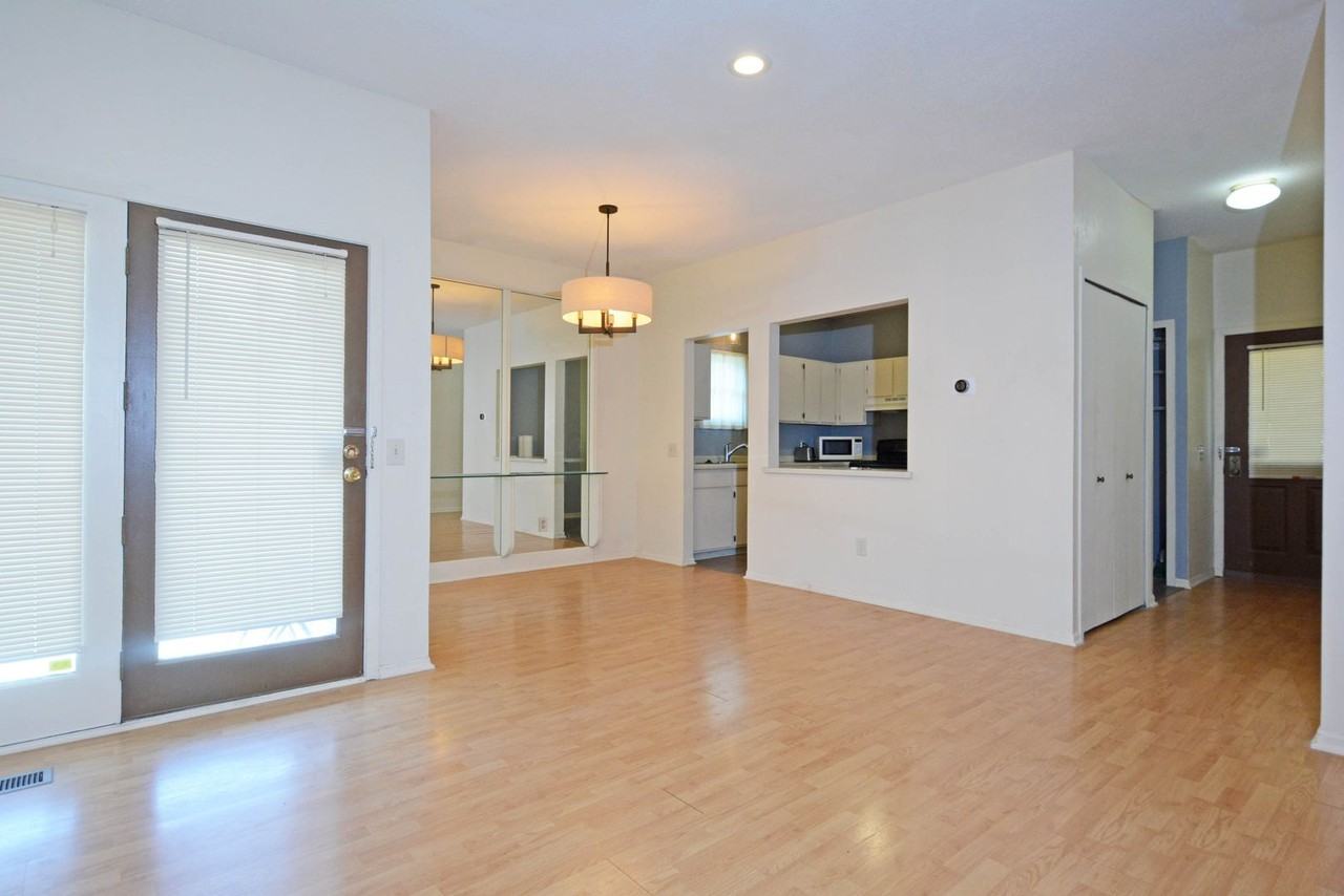 11021 Oregon Ave S - Photo 5 of 19