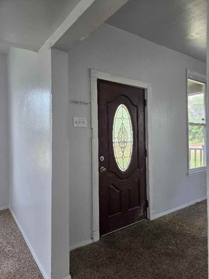 2502 Main St - Photo 5 of 11