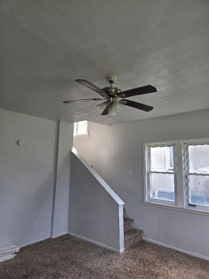2502 Main St - Photo 6 of 11