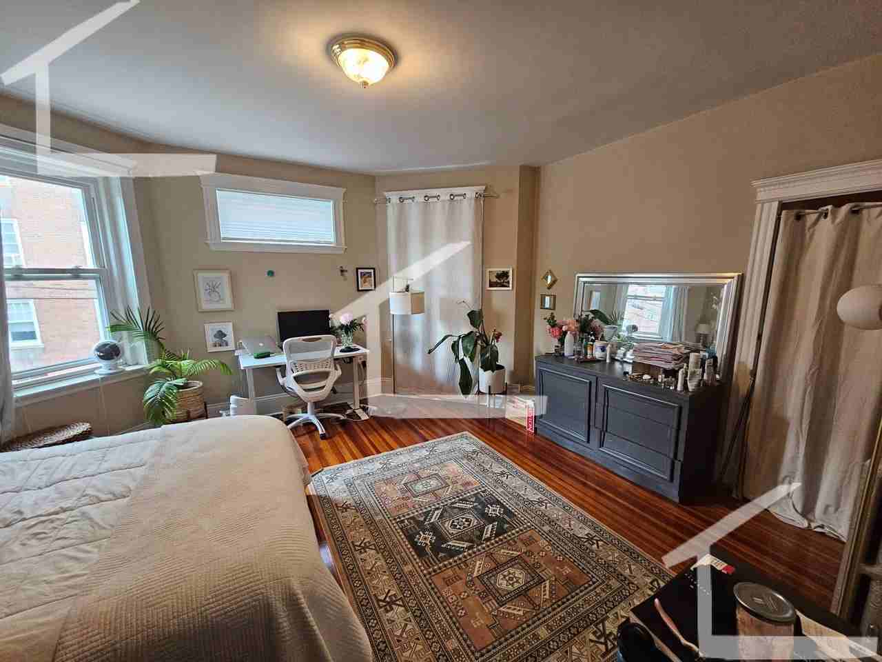 25 Euston St - Photo 2 of 11