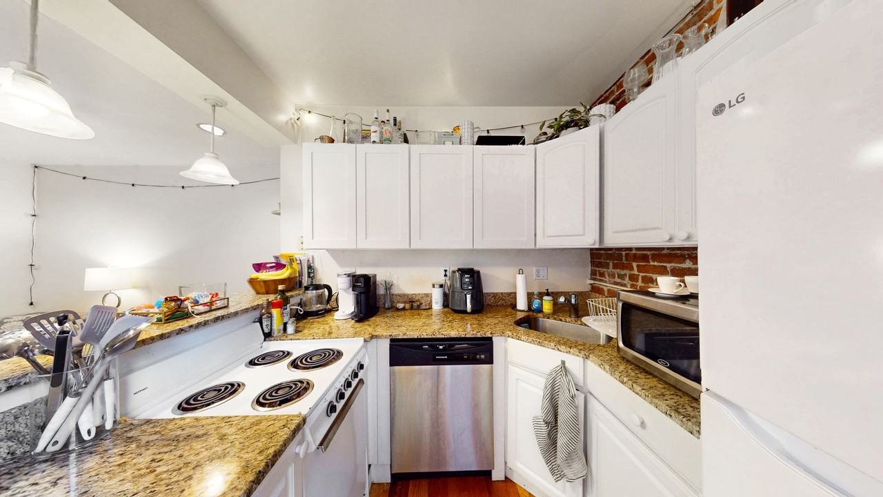 95 Prince St - Photo 3 of 15