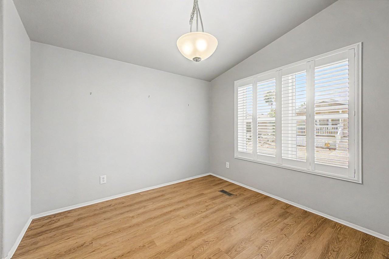 1702 E Michelle Dr - Photo 7 of 27