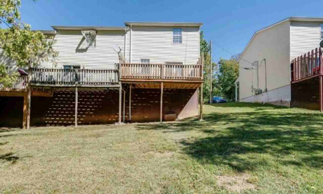 116 116 5 Oaks Dr - Photo 3 of 16