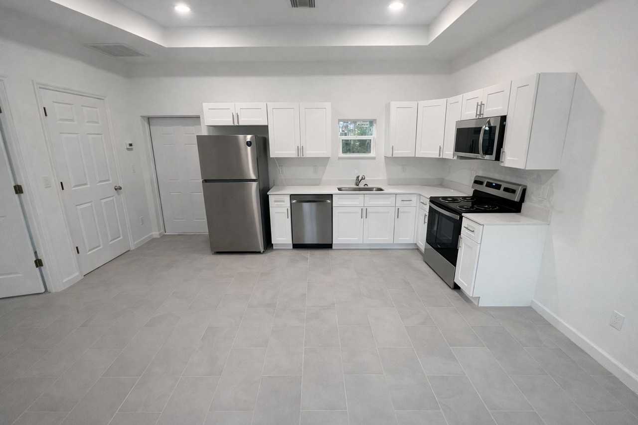 4187 E 26th St - Photo 4 of 12