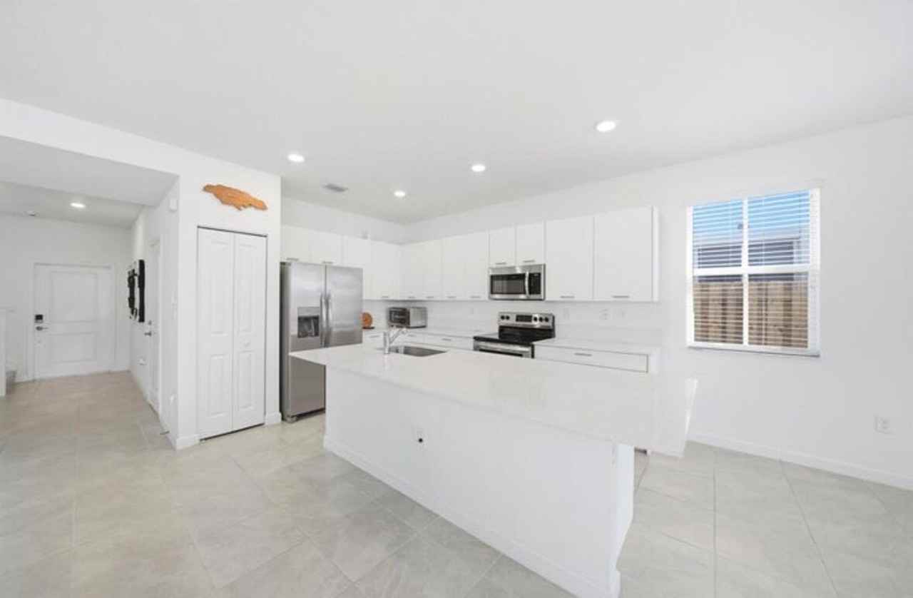 2324 Nw 130th Ter - Photo 2 of 10