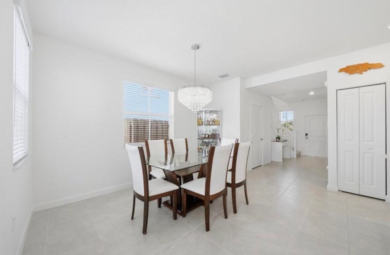 2324 Nw 130th Ter - Photo 3 of 10