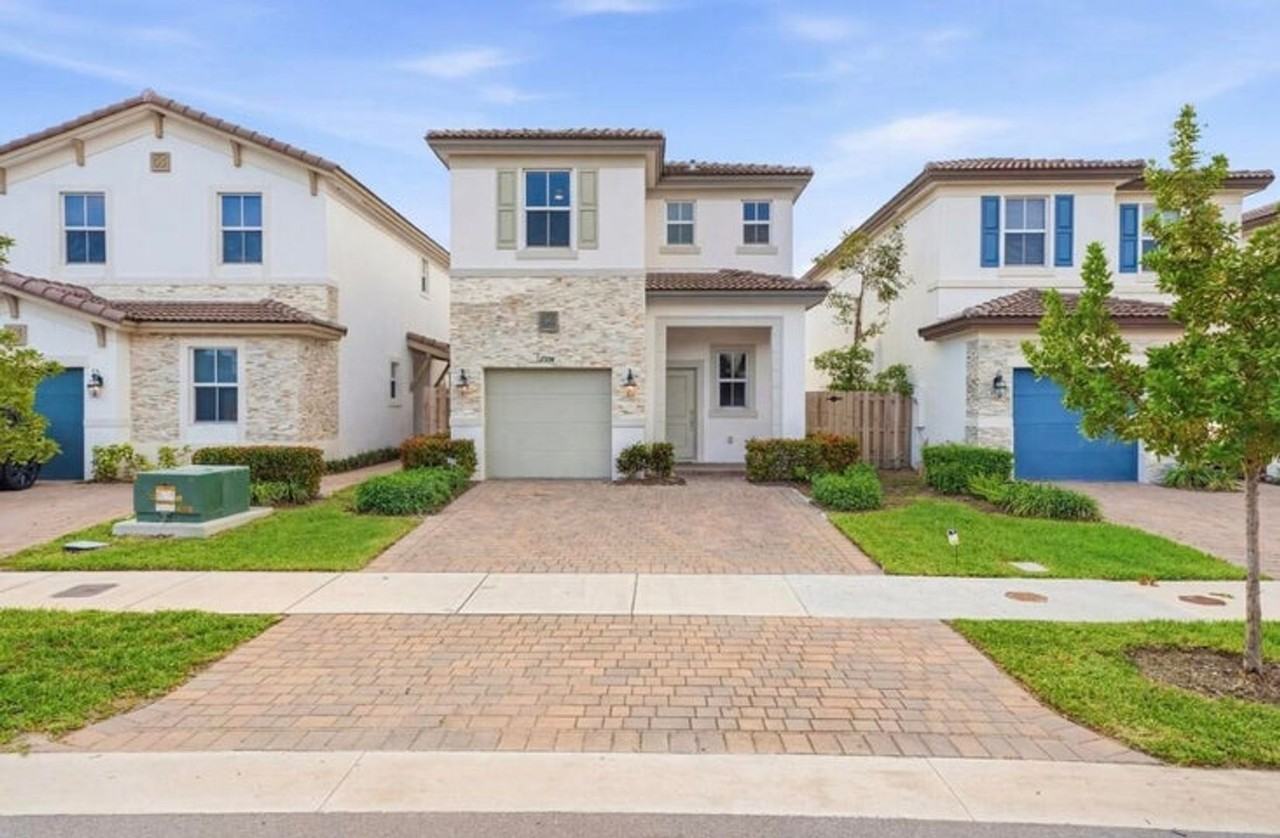 2324 Nw 130th Ter - Photo 6 of 10
