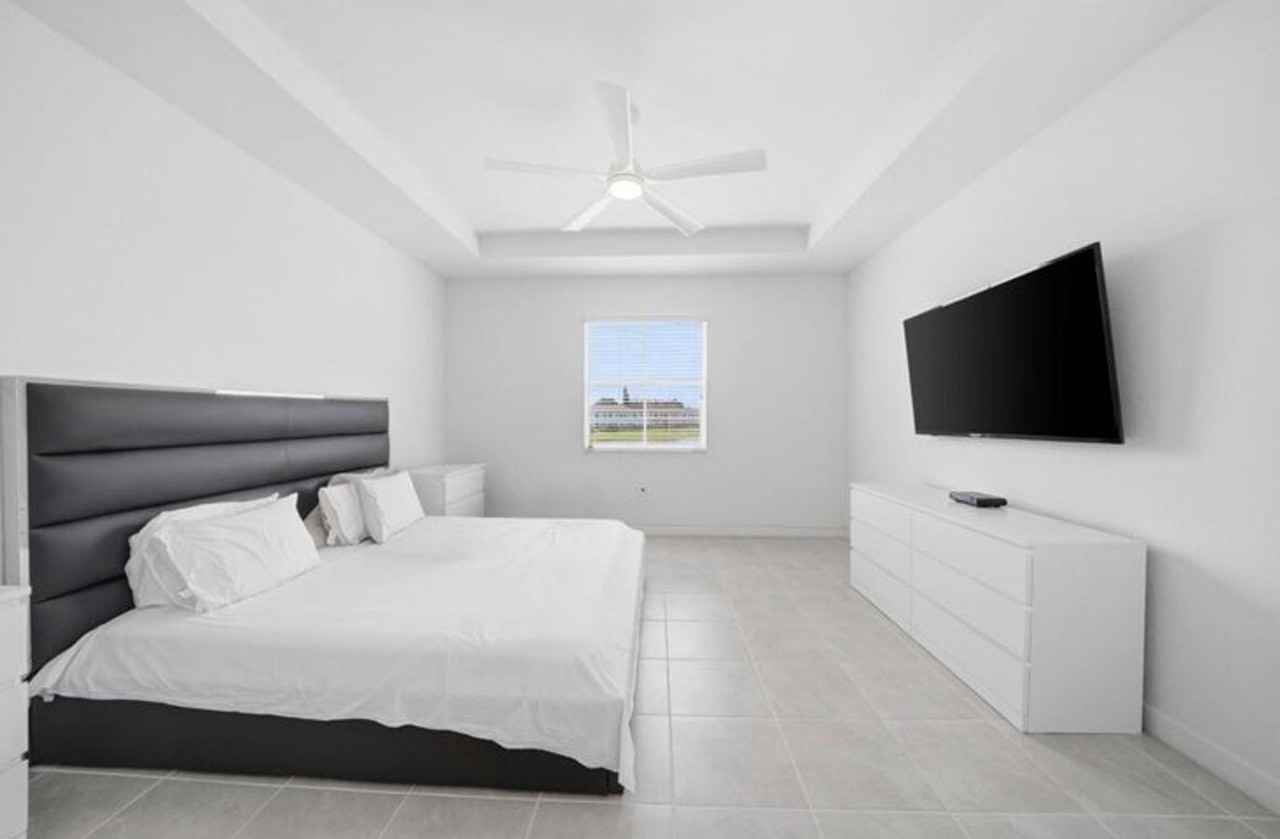 2324 Nw 130th Ter - Photo 7 of 10