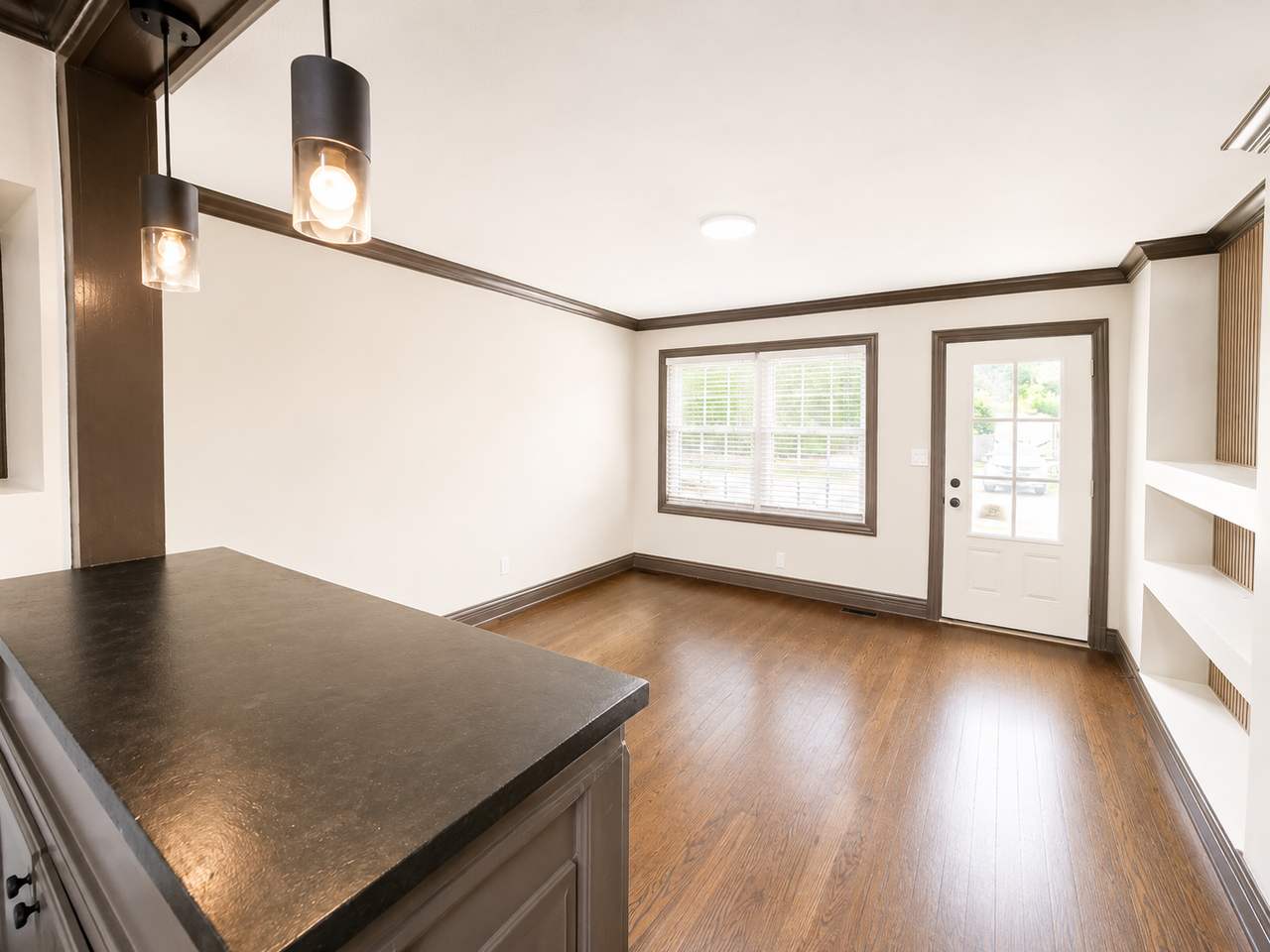 9610 Britannia Ct - Photo 2 of 13
