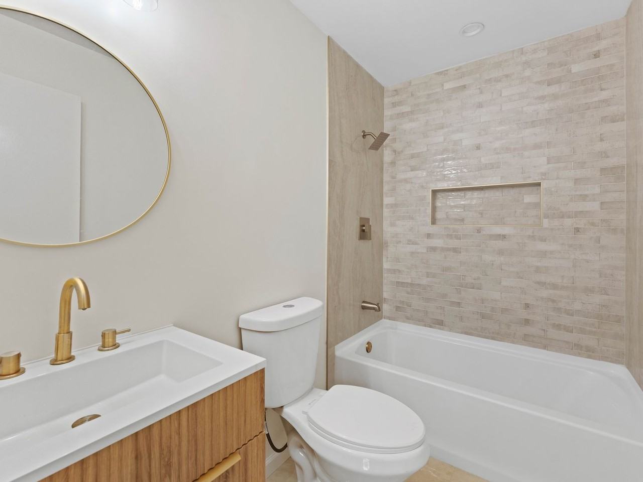 8117 Stow Rd - Photo 2 of 27