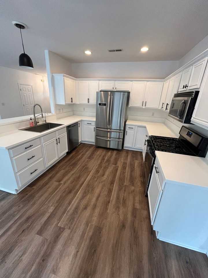 1379 Elges Ave - Photo 7 of 21