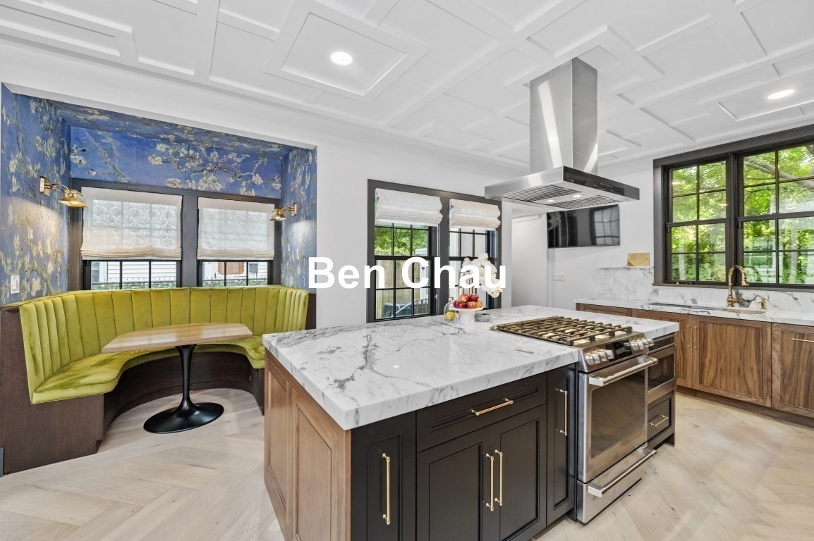 208 Windsor St - Photo 4 of 23