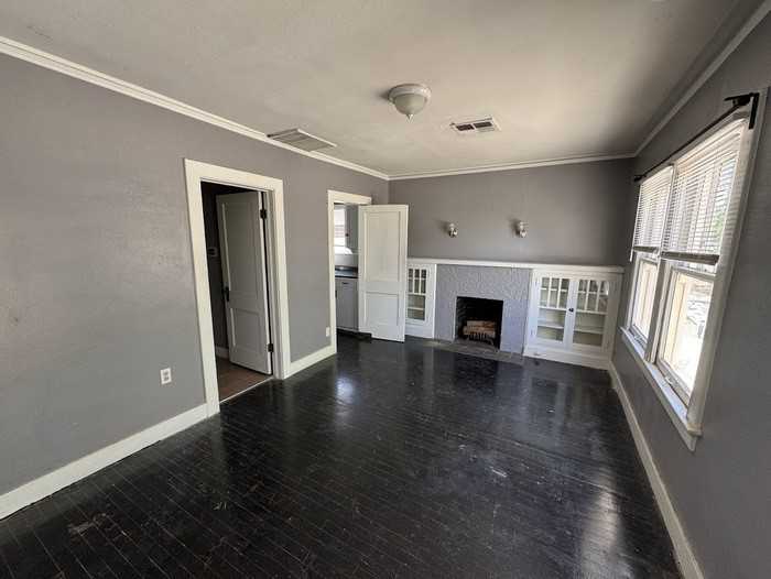 1116 E Portland St - Photo 3 of 14