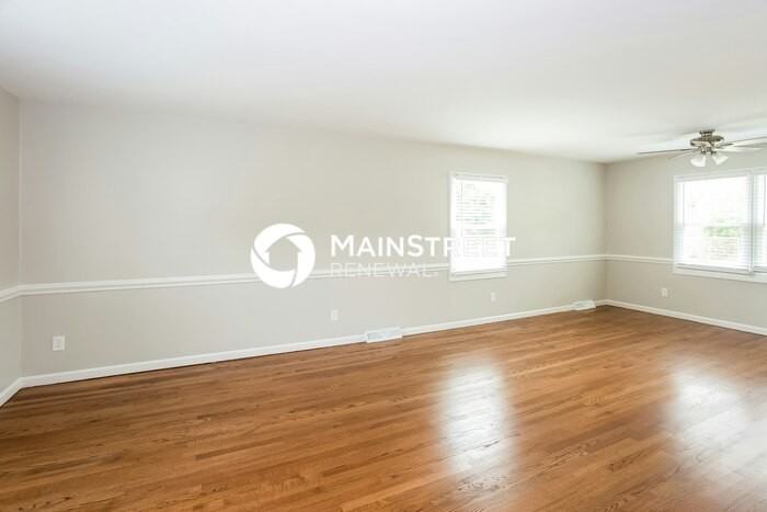 6000 Farm Pond Ln - Photo 6 of 17