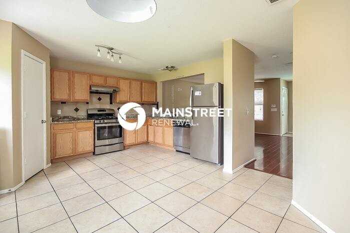 3234 Dartmouth Field Ln - Photo 7 of 18