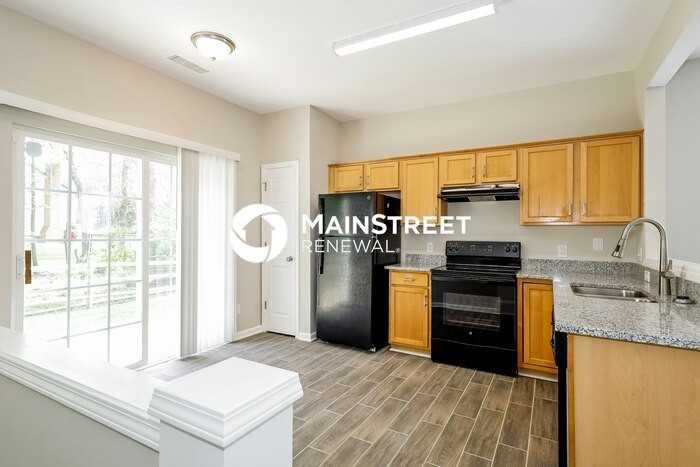 14014 Dingess Rd - Photo 6 of 17