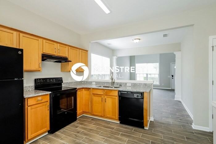 14014 Dingess Rd - Photo 7 of 17