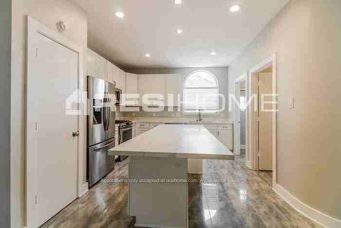 5418 Inker St - Photo 2 of 25