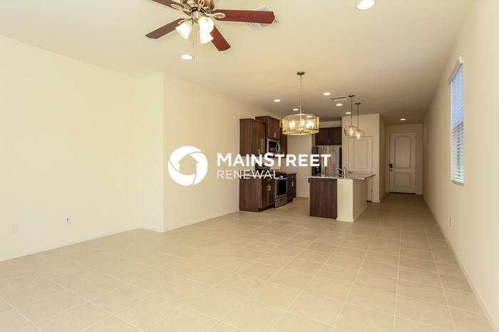 10677 W Dickerson Dr - Photo 4 of 16