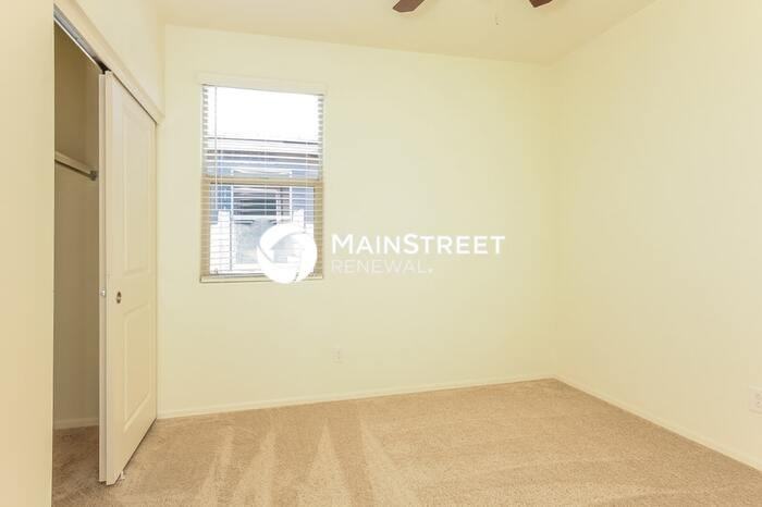 10677 W Dickerson Dr - Photo 5 of 16