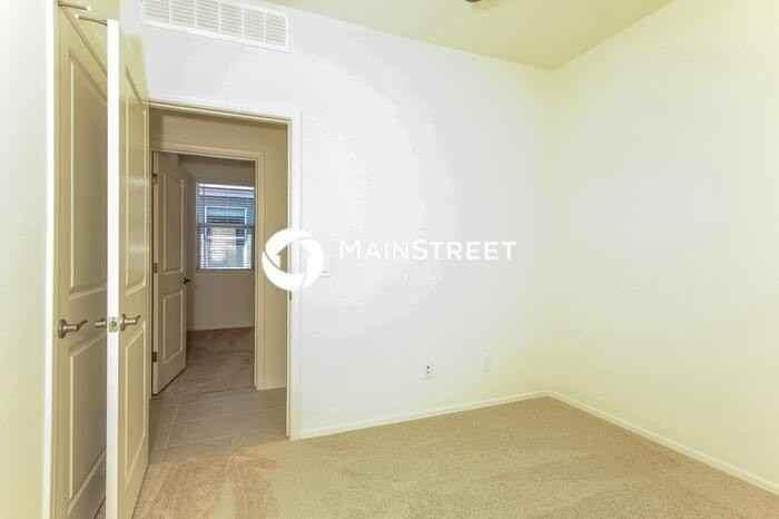 10677 W Dickerson Dr - Photo 6 of 16