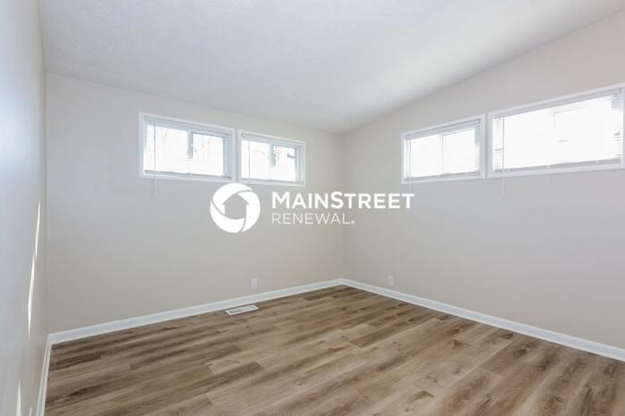 1724 Englewood Dr - Photo 6 of 16